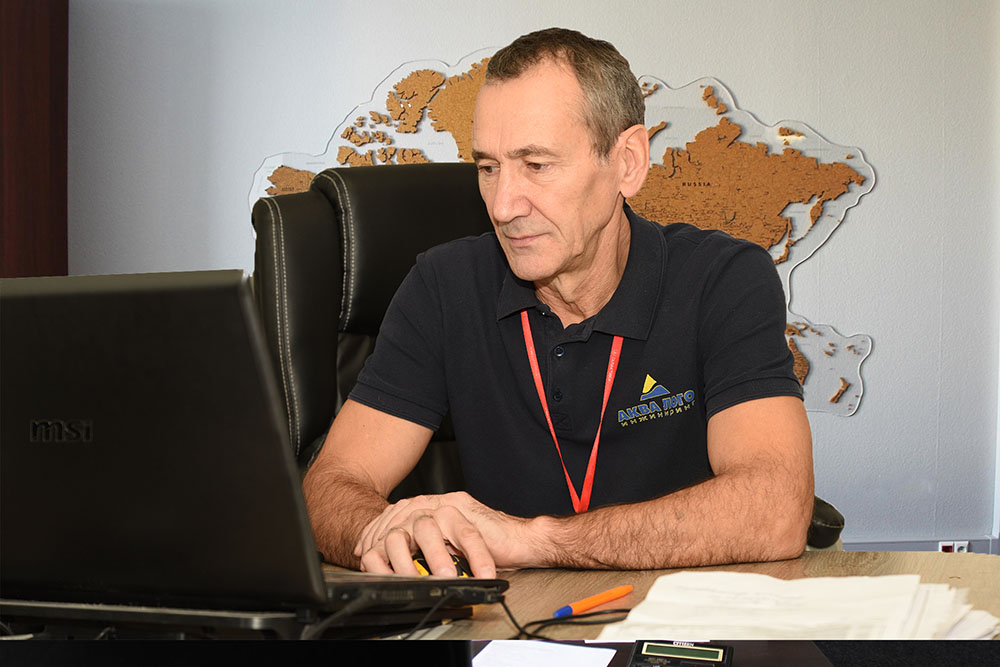  Владимир Иванович Логунович руководит командой эксплуатации с момента открытия океанариума Акватика
