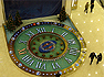 Фонтан-часы в торговом центре Европейский на площади Киевского вокзала.