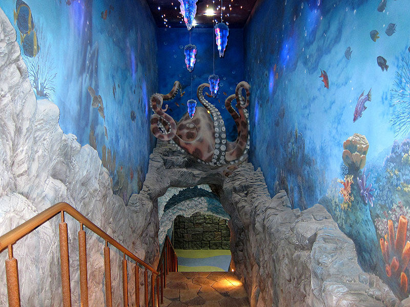 The staircase in the Oceanarium hall